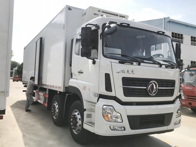 (Длина: 9.4 метра) Dongfeng Tianlong трехосный рефрижераторный грузовик