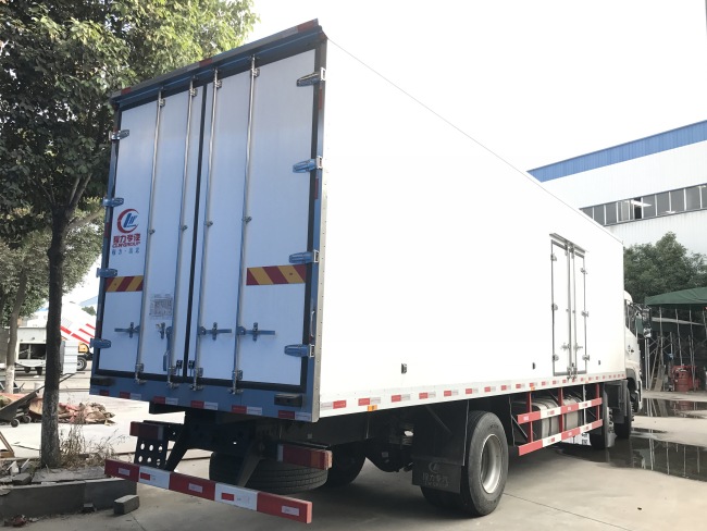 (Длина: 9.4 метра) Dongfeng Tianlong трехосный рефрижераторный грузовик