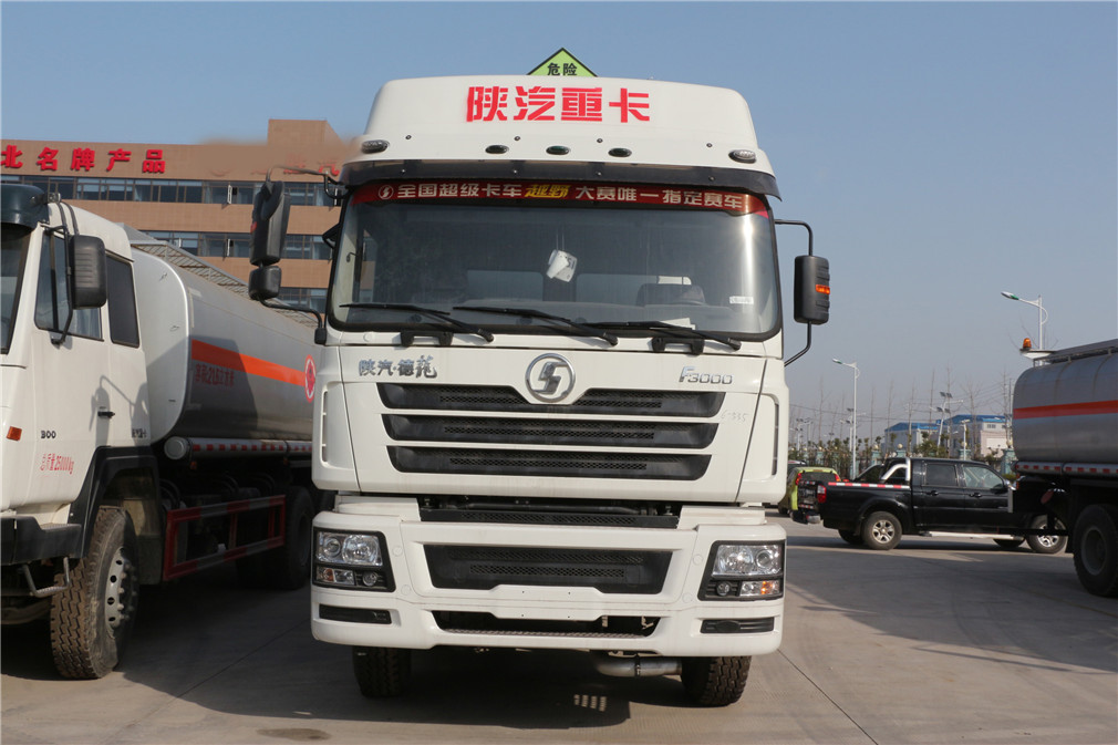 Shaanxi Auto Delong передние четыре задние восемь [34 кубических] нефтепровод