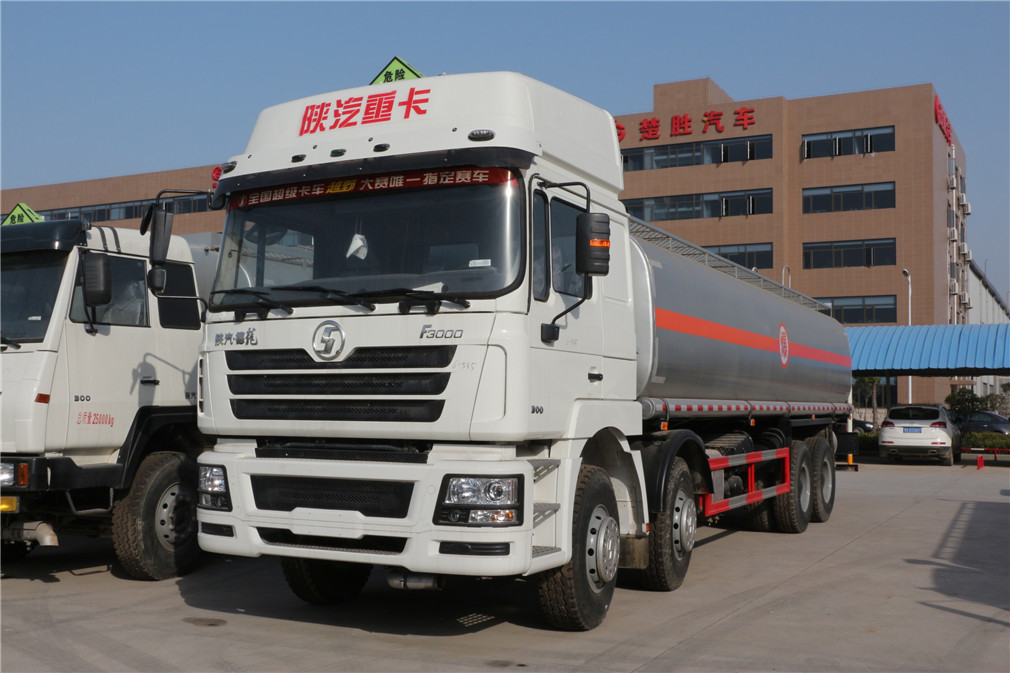 Shaanxi Auto Delong передние четыре задние восемь [34 кубических] нефтепровод