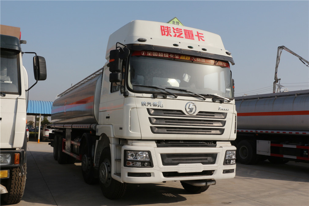 Shaanxi Auto Delong передние четыре задние восемь [34 кубических] нефтепровод