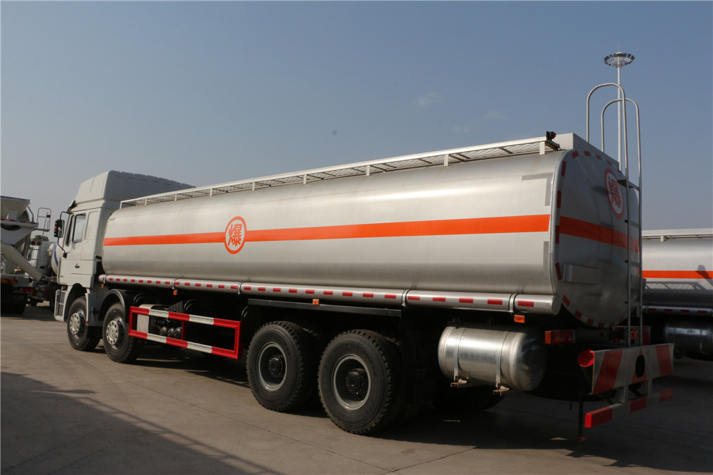 Shaanxi Auto Delong передние четыре задние восемь [34 кубических] нефтепровод