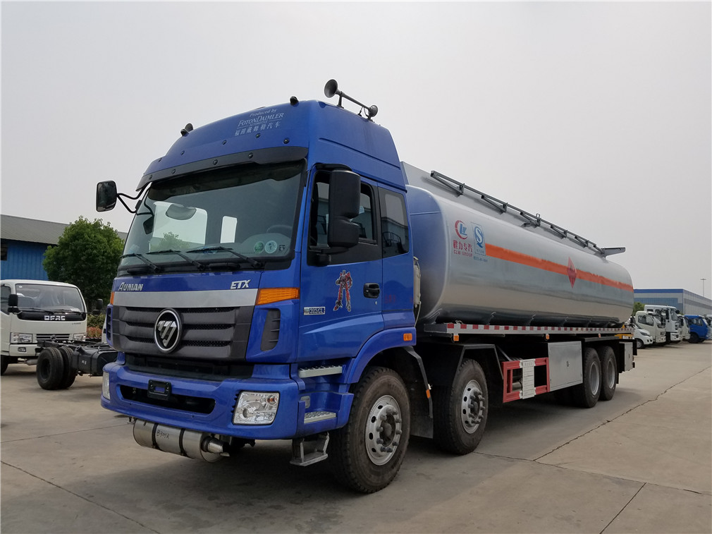 Futian Ouman 4x4 заднеприводный топливозаправщик [25 кубических метров]