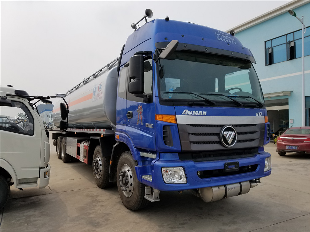 Futian Ouman 4x4 заднеприводный топливозаправщик [25 кубических метров]