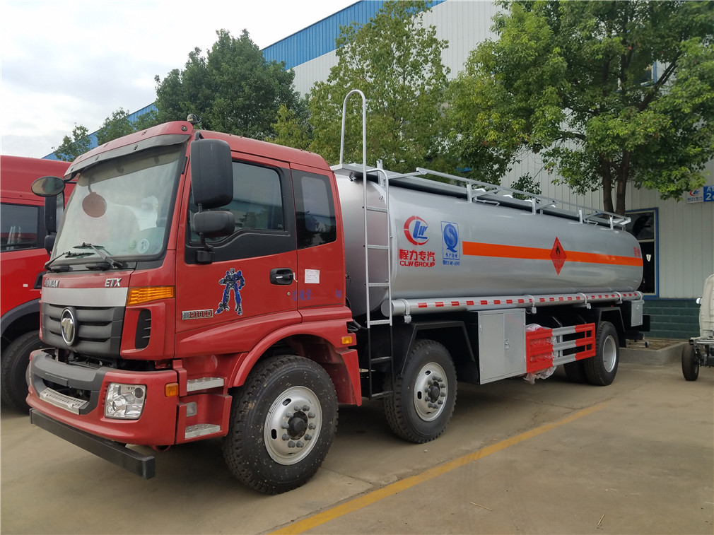 Futian Ouman Small Triple-Axis [26 Cubic] Aluminum Alloy Oil Transport Vehicle