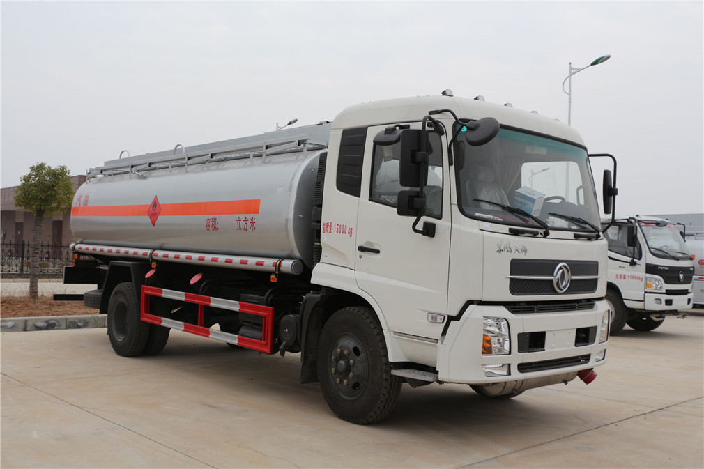 Dongfeng Tianjin Type 【12-15 куб. см. емкость】 Нефтяной транспортный автомобиль