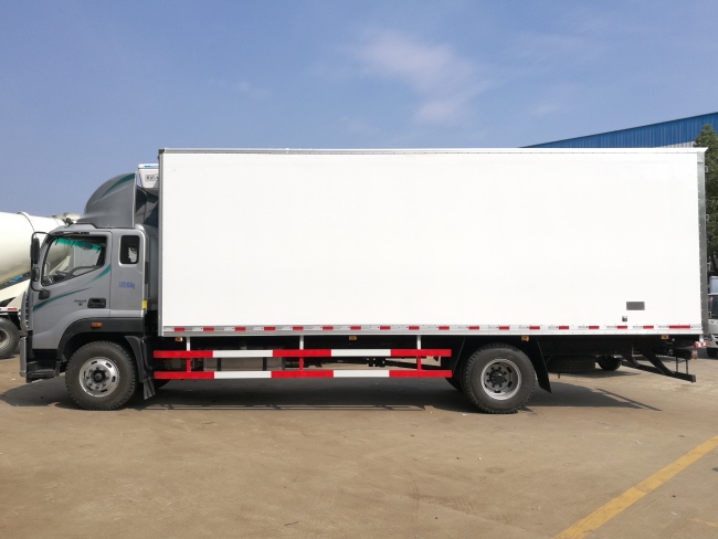 (Длина: 6.6/7.6 метра) Foton Omaxa S5 refrigerated truck