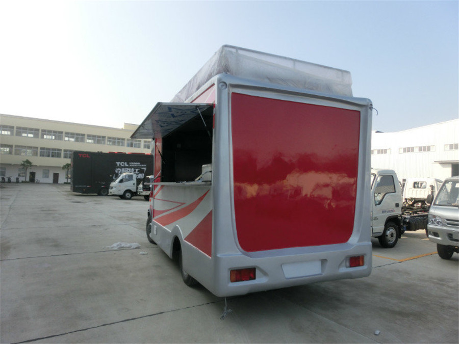 (Длина: 4.1 метра) Iveco dining car