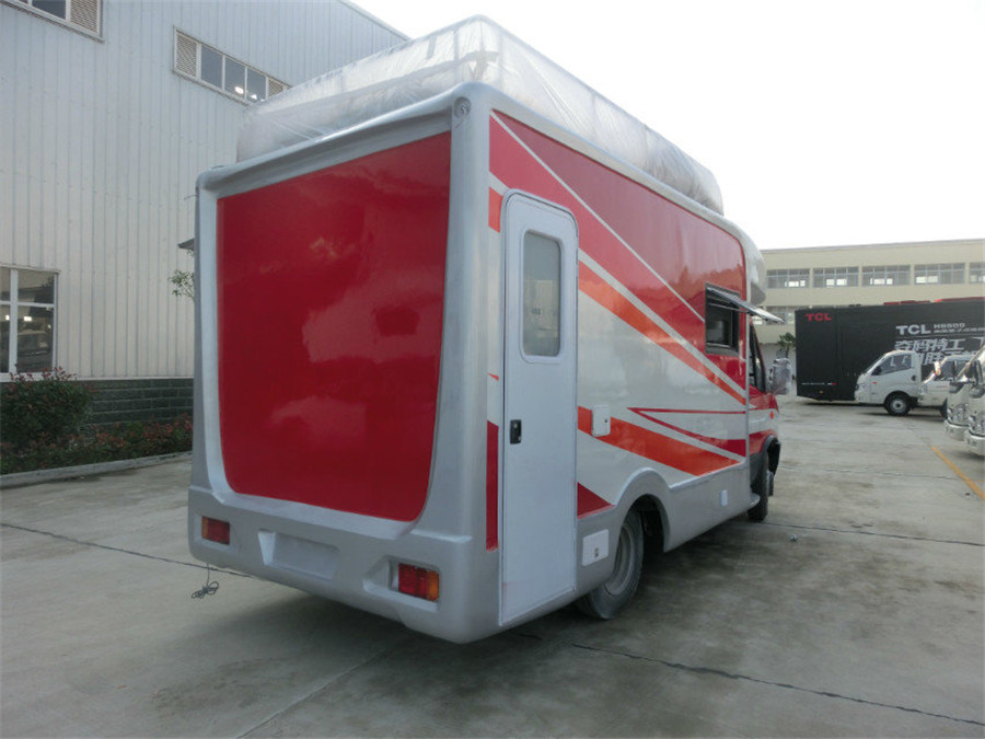 (Длина: 4.1 метра) Iveco dining car