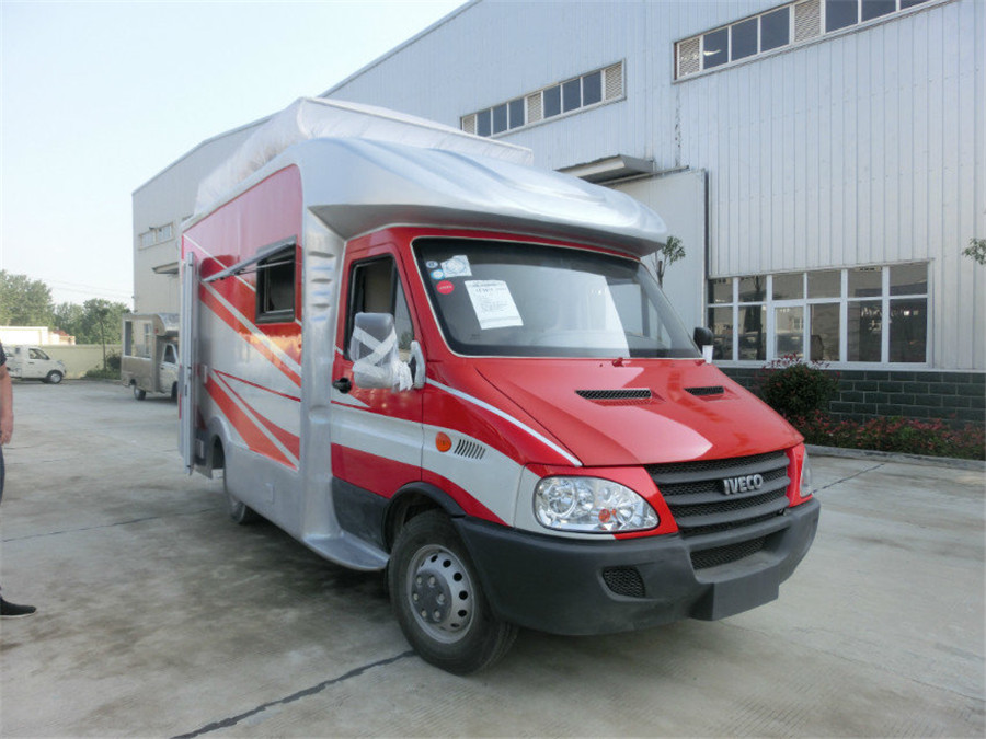 (Длина: 4.1 метра) Iveco dining car
