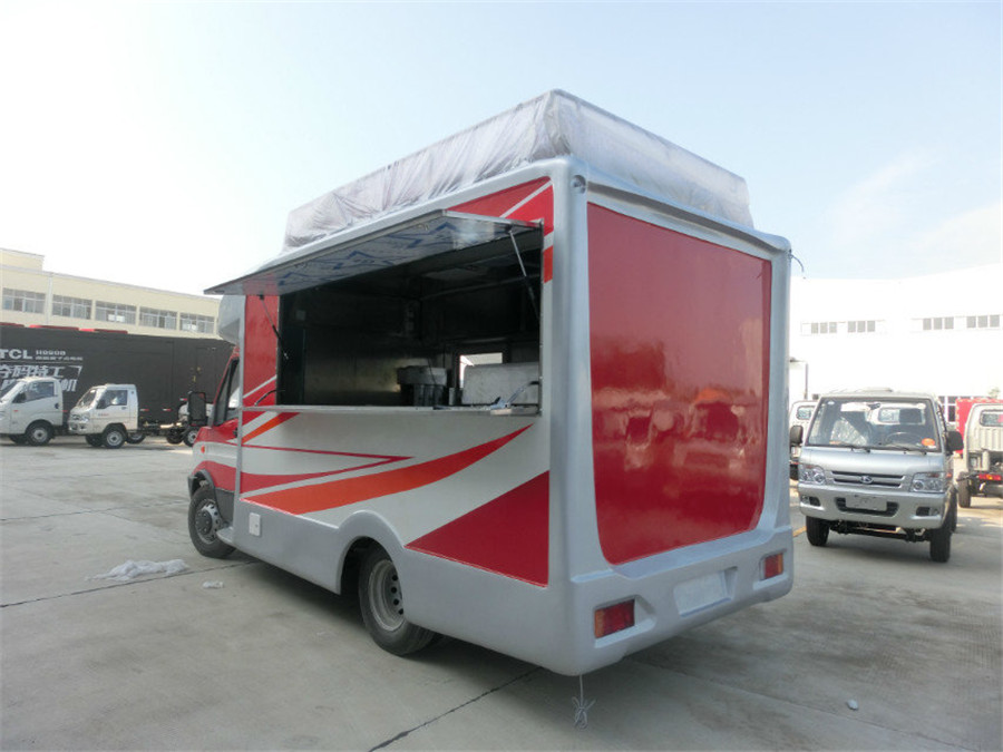 (Длина: 4.1 метра) Iveco dining car