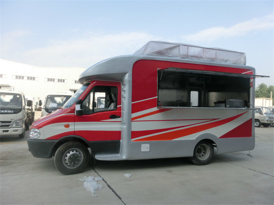 (Длина: 4.1 метра) Iveco dining car