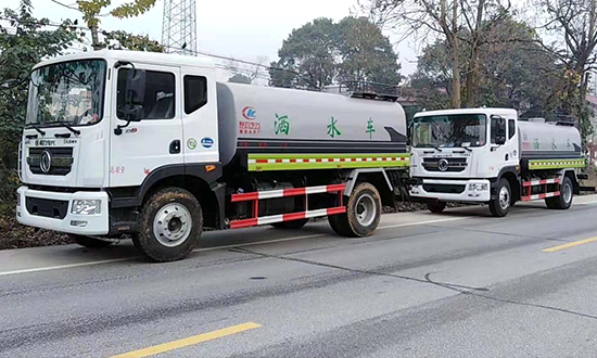 Dongfeng D9 серия машин для полива (емкость 12 кубических метров)