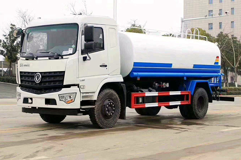 Dongfeng D3 Vehicle for watering (14.5 cubic capacity)