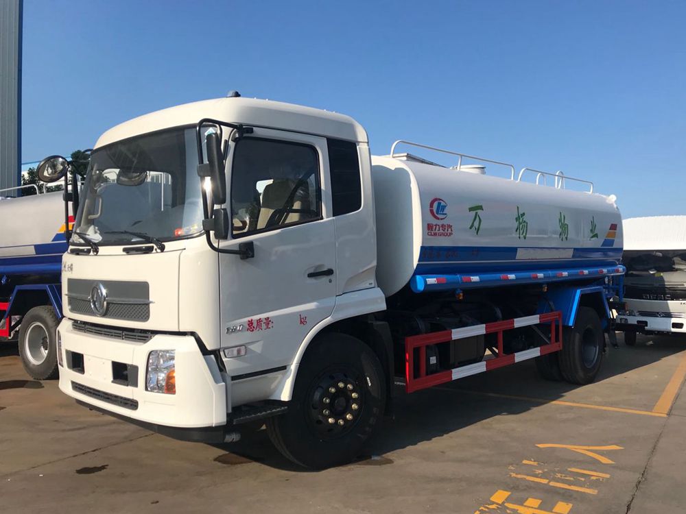 Dongfeng Tianjin Water Spraying Vehicle (12 куб. м)