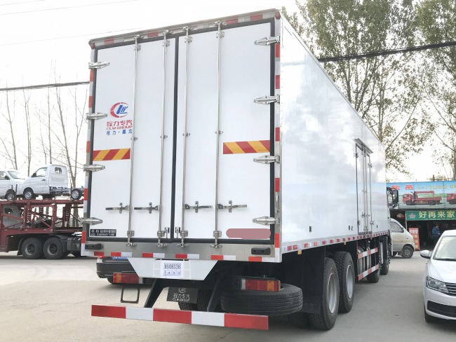 (Длина: 9.4 метра) Dongfeng Tianlong рефрижераторный грузовик с четырьмя осями спереди и восемью осями сзади