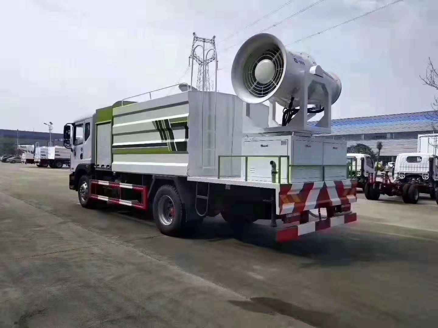 Dongfeng D9 Dolica многофункциональная установка для подавления пыли (12 кубических метров)