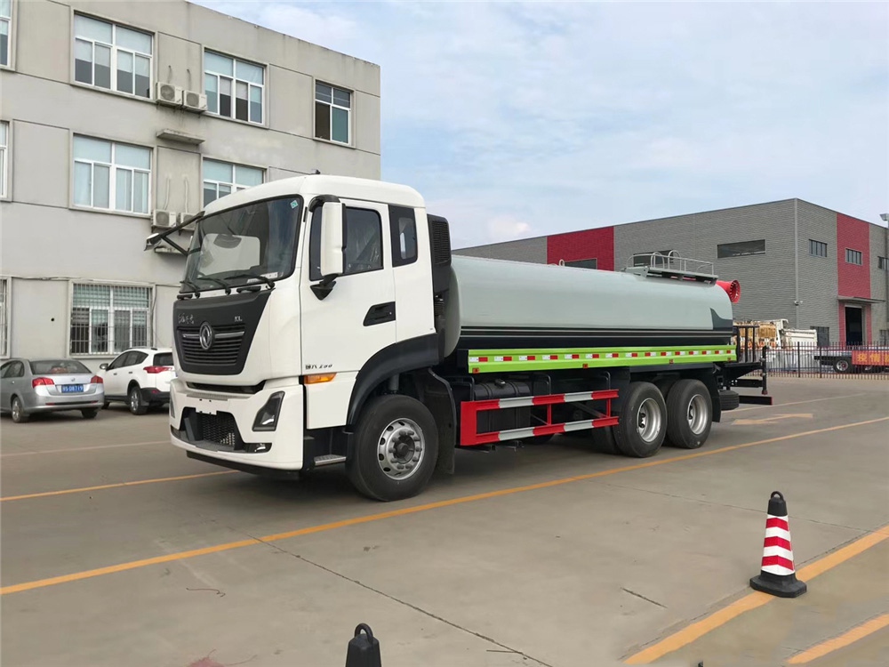 [18 единиц] заднеприводный седельный тягач Dongfeng Tianlong с противотуманными фарами # 30 - 50 метров