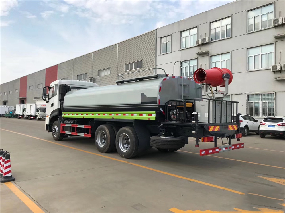[18 единиц] заднеприводный седельный тягач Dongfeng Tianlong с противотуманными фарами # 30 - 50 метров