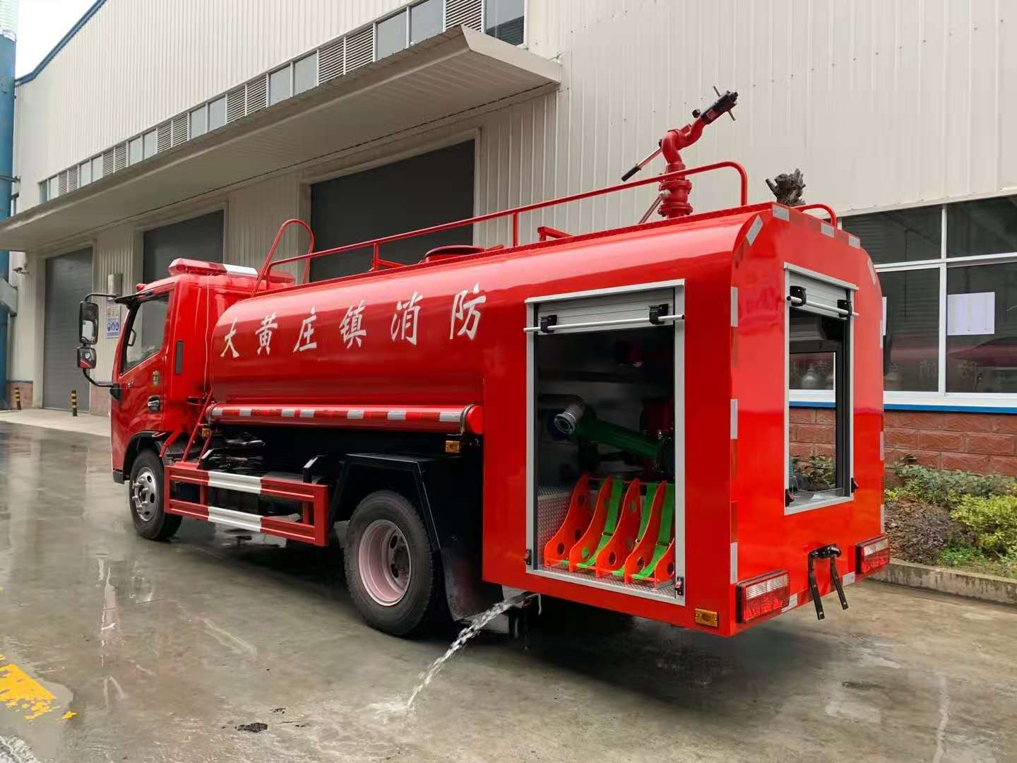东风多利卡 4.5-тонный пожарный автомобиль