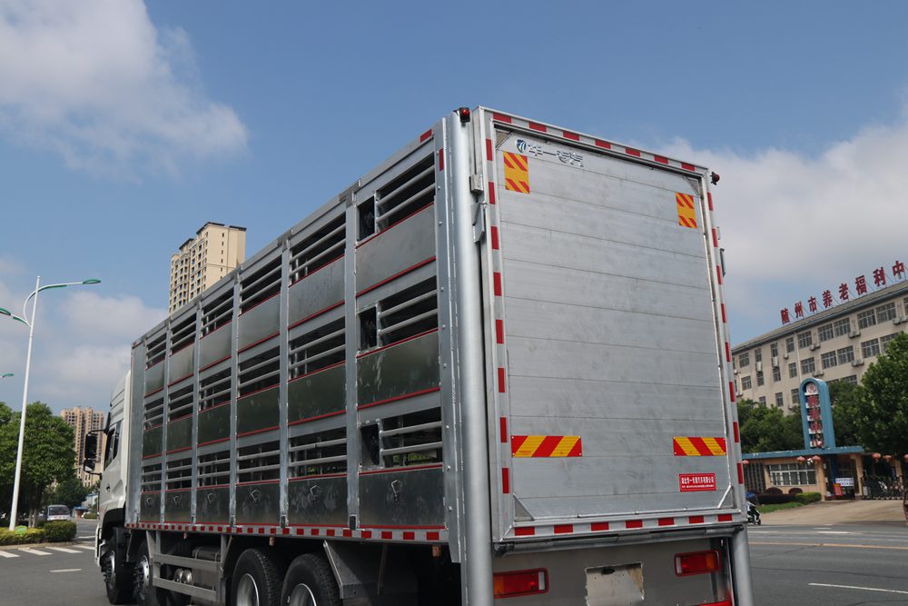 Dongfeng Tianlong VL Пятое поколение отечественный стандарт алюминиевый сплав животноводческий транспортное средство