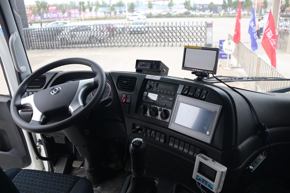 Dongfeng Tianlong VL Пятое поколение отечественный стандарт алюминиевый сплав животноводческий транспортное средство