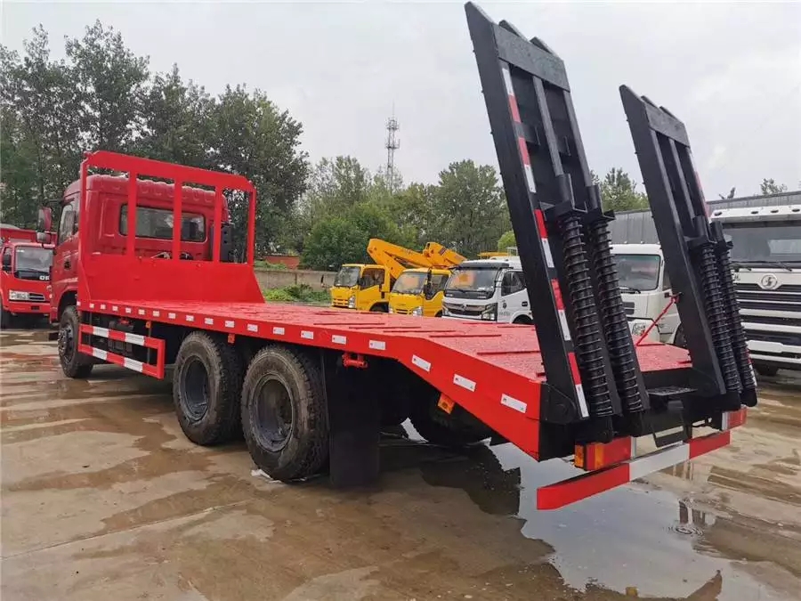 Dongfeng Задний двойной мост платформенный грузовик