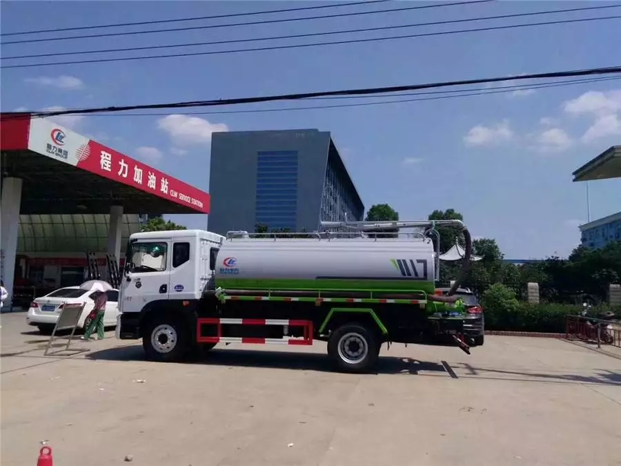 东风D9 10-тонный ассенизаторский грузовик