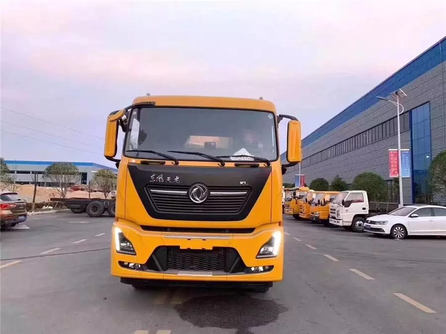 автомобиль для чистки и всасывания сточных вод Tianlonghao Двойной мост 20 тонн