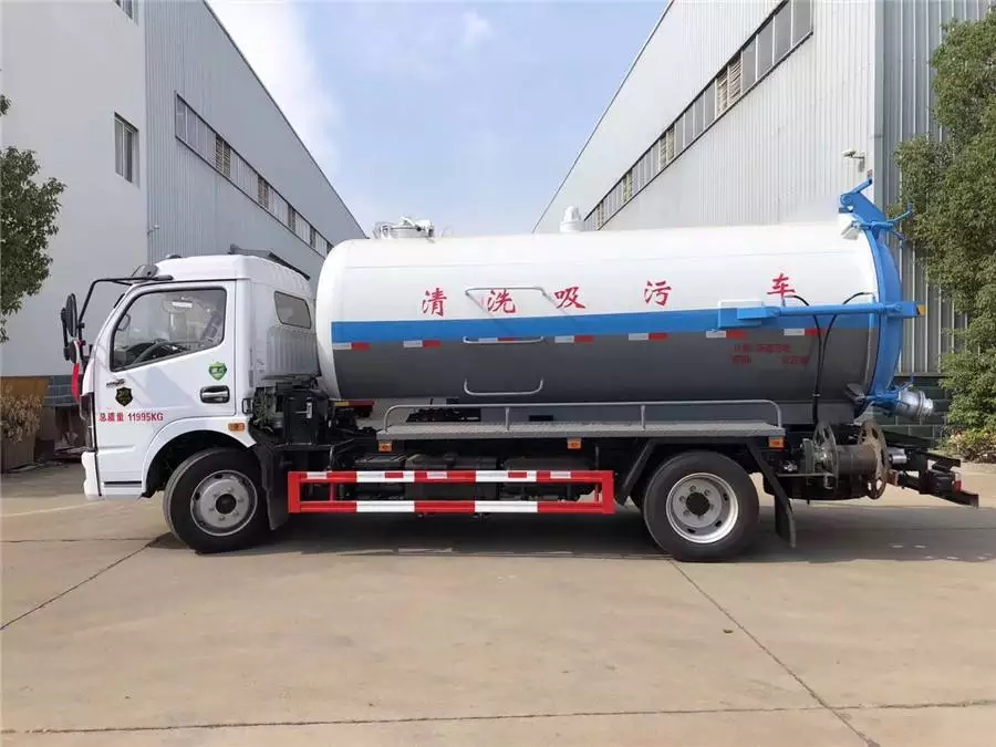 Автомобиль Dongfeng с 8-тонным интегрированным баком для чистки и откачки сточных вод