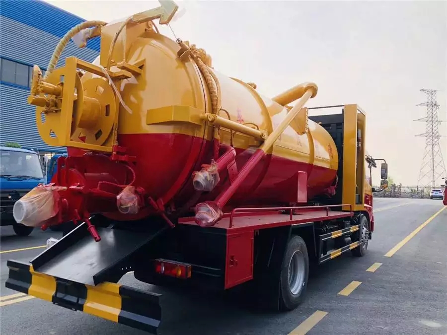 Dongfeng 14 Тип Fazheng Jinyi 210-сильный очиститель и мусорососательная машина