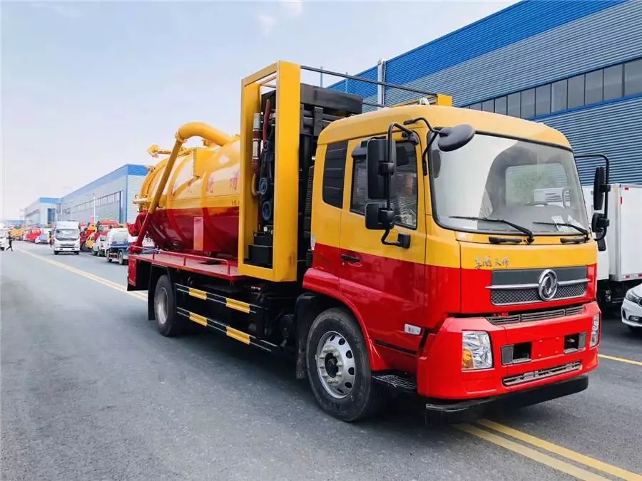 Dongfeng 14 Тип Fazheng Jinyi 210-сильный очиститель и мусорососательная машина