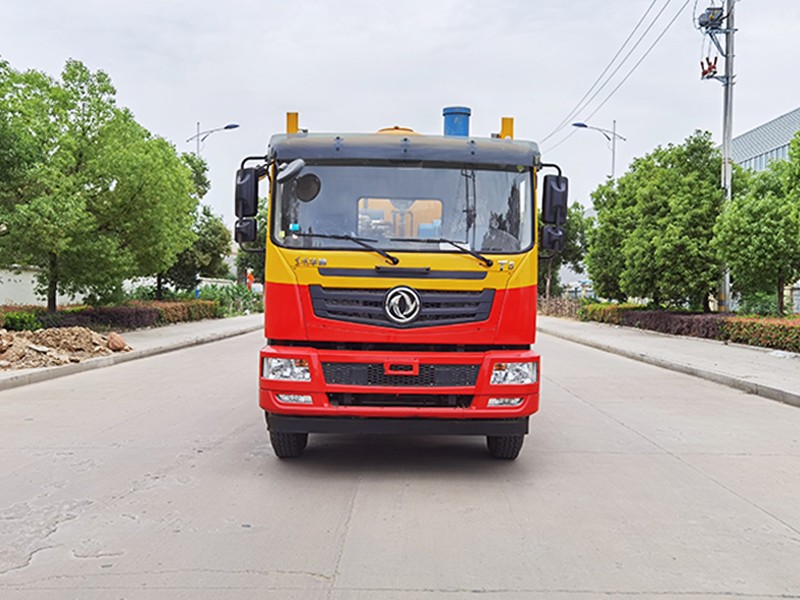 Dongfeng T5 задний восьмиколесный清洗 и пылесборнический автомобиль