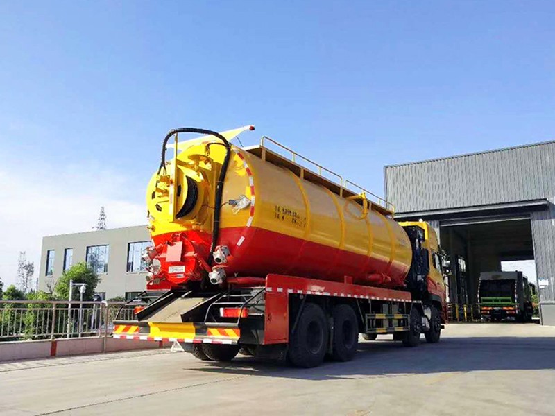 Dongfeng передний четыре задний восемь清洗和 ассенизационный машина.