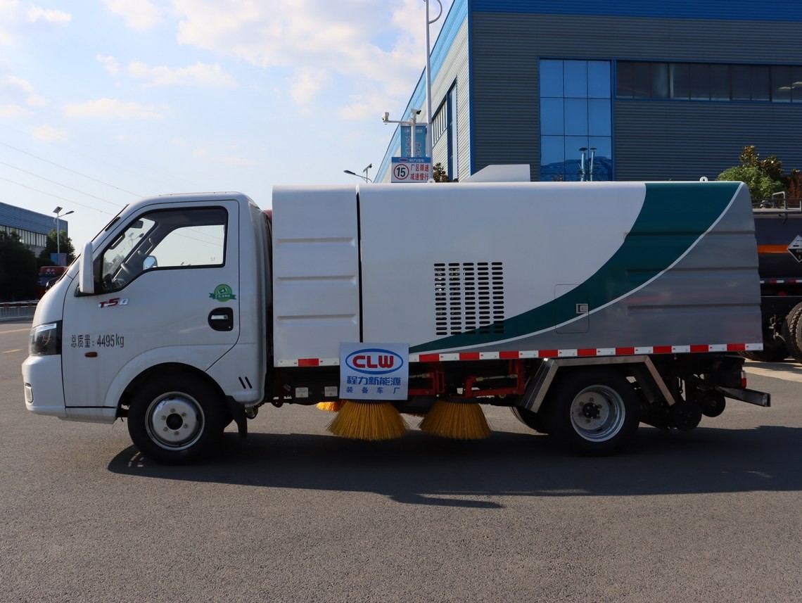 Электрическая чистящая машина Dongfeng Tu Yi