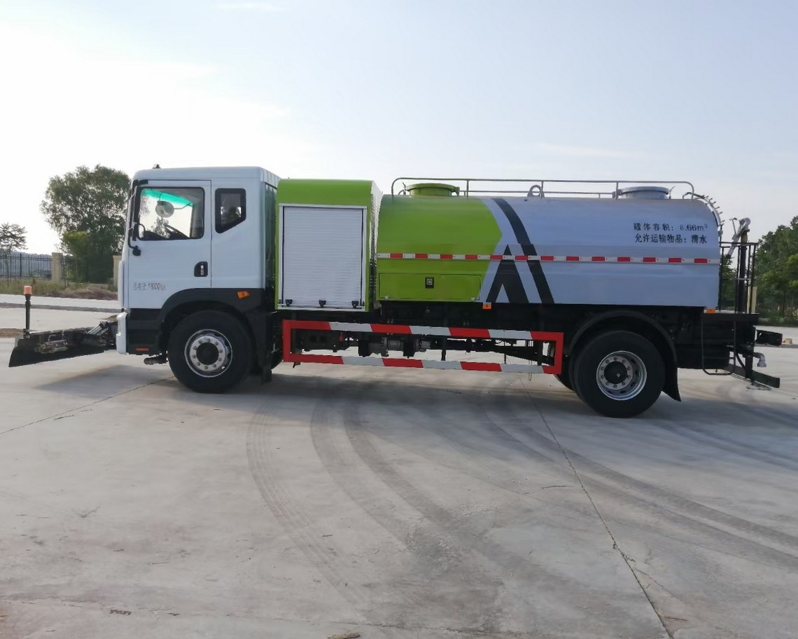18-тонный Dongfeng электромобиль для чистки дорог