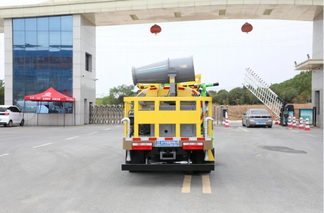 Chengli (CHENGLI) Overseas C5 Series Water Sprinkler Truck, 5 Cubic Meters