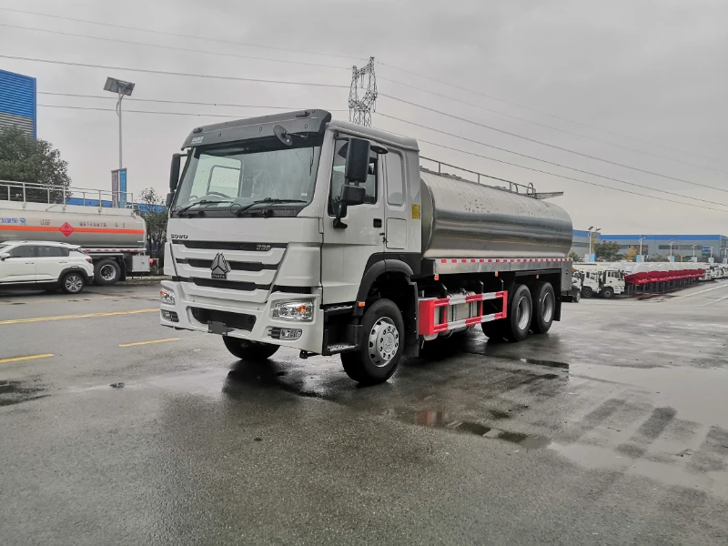 Синотruk HOWO 6X4 Дизель Еuro 4 Механическая Тяжелая техника 20 кубических метров Водяной шланг Пожарная цистерна Новые основные компоненты Двигатель