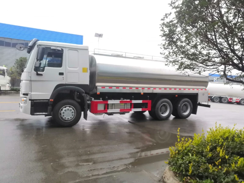 Синотruk HOWO 6X4 Дизель Еuro 4 Механическая Тяжелая техника 20 кубических метров Водяной шланг Пожарная цистерна Новые основные компоненты Двигатель