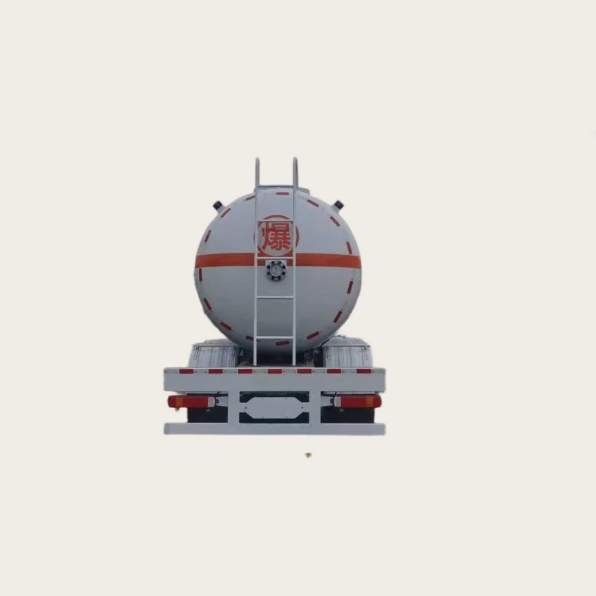 Прямые продажи из китайского завода - Haowo Новая евростандартная 8x4 дизель-танкер с объемом 37,5 кубических метров