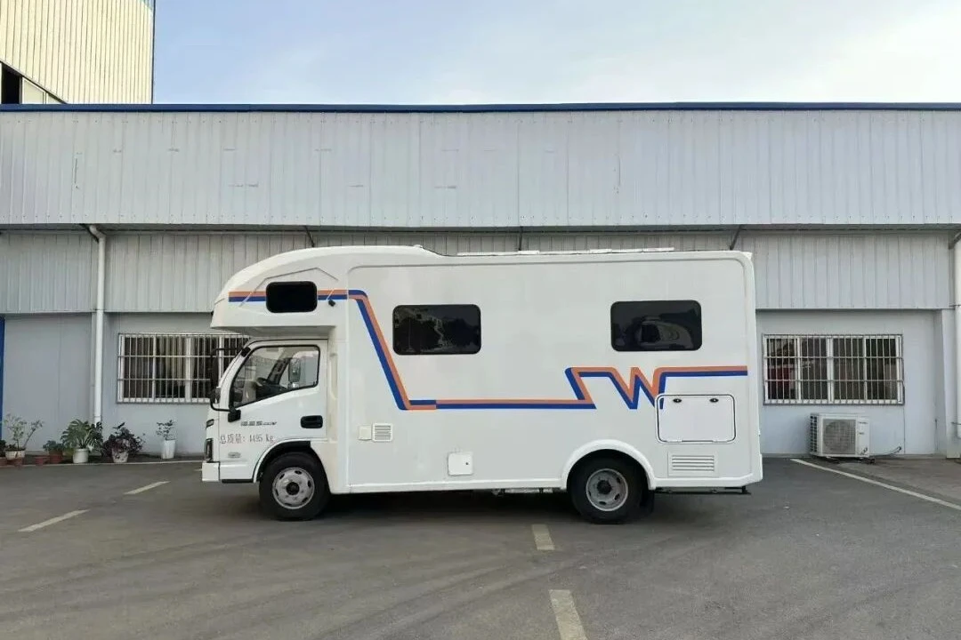 SAIC Yujian S100 мобильный тип продажи прицепа для отдыха [средний вход]