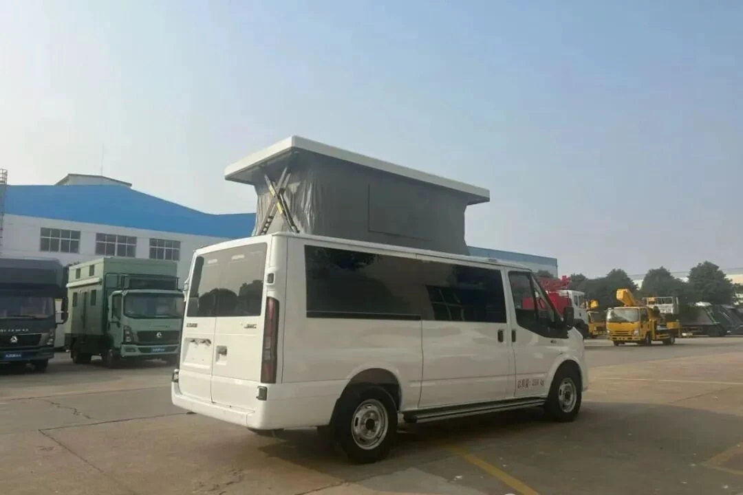Jiangling Fushun среднеосевая сверхнизкая крыша тип продажи фургона [с подъемником жесткой крыши]